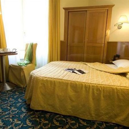 Hotel Cinque Giornate Milan Bagian luar foto