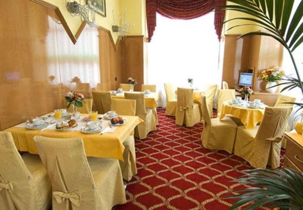 Hotel Cinque Giornate Milan Bagian luar foto