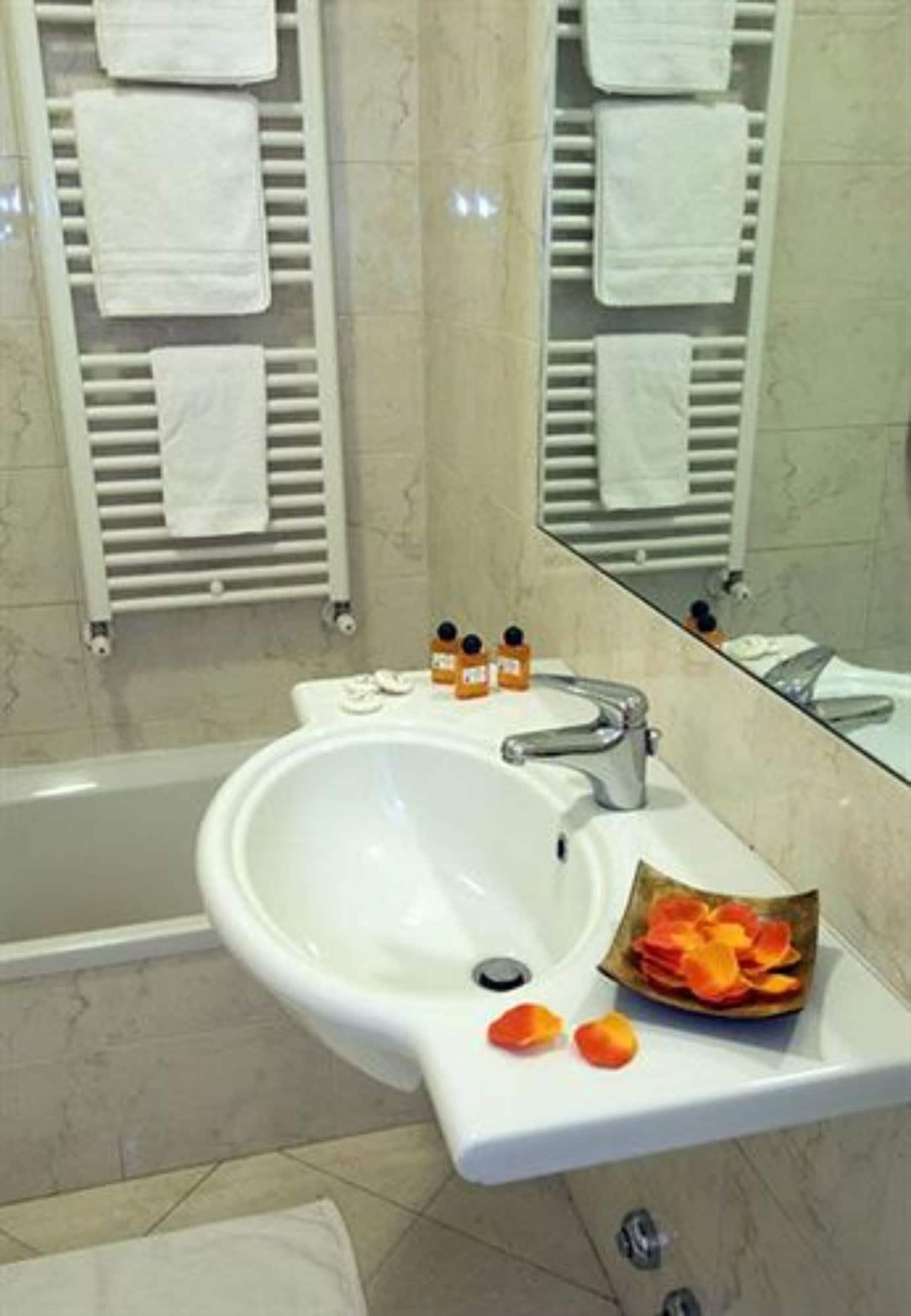 Hotel Cinque Giornate Milan Bagian luar foto