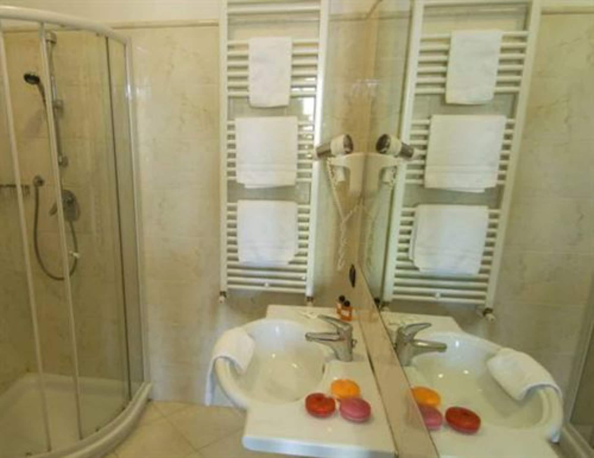 Hotel Cinque Giornate Milan Bagian luar foto