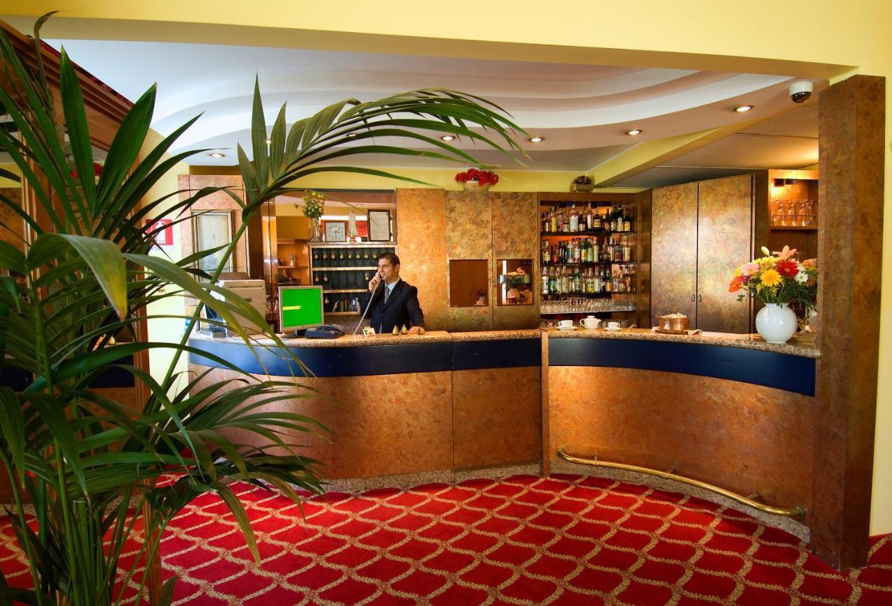 Hotel Cinque Giornate Milan Bagian luar foto