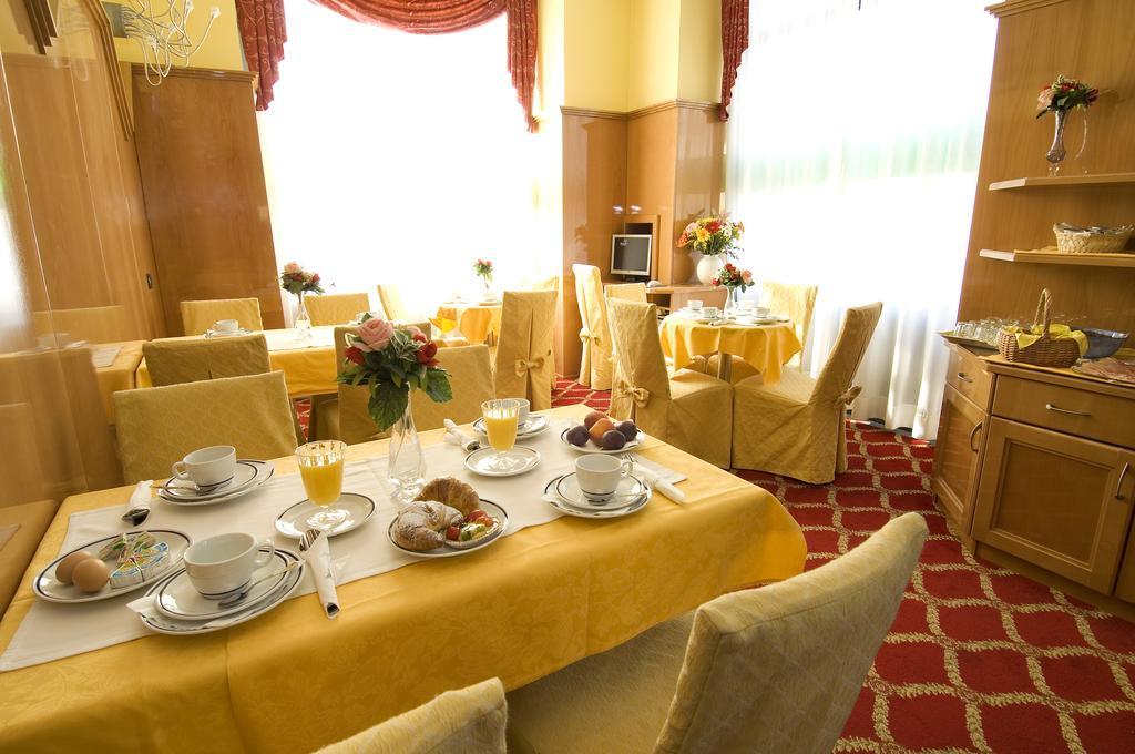 Hotel Cinque Giornate Milan Bagian luar foto